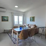 Seaside شقة غوليم